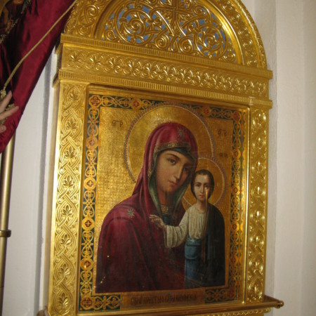 икона в киоте