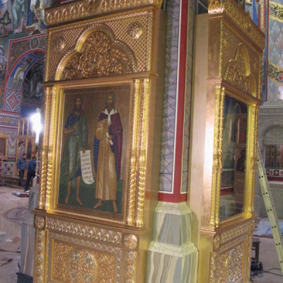 киоты напольные - резные золоченные